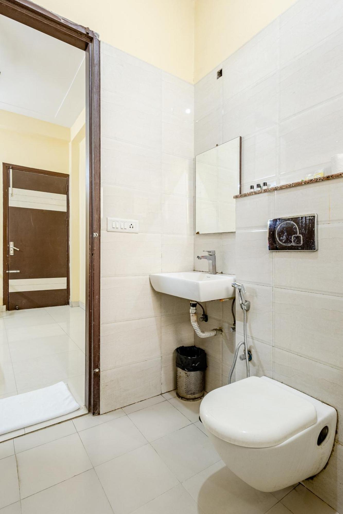 Lime Tree Studio Near Fortis Gurgaon Zewnętrze zdjęcie